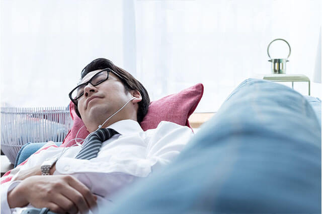 仮眠時のBGMで疲労回復効果UP！休憩時間の正しい音楽活用術